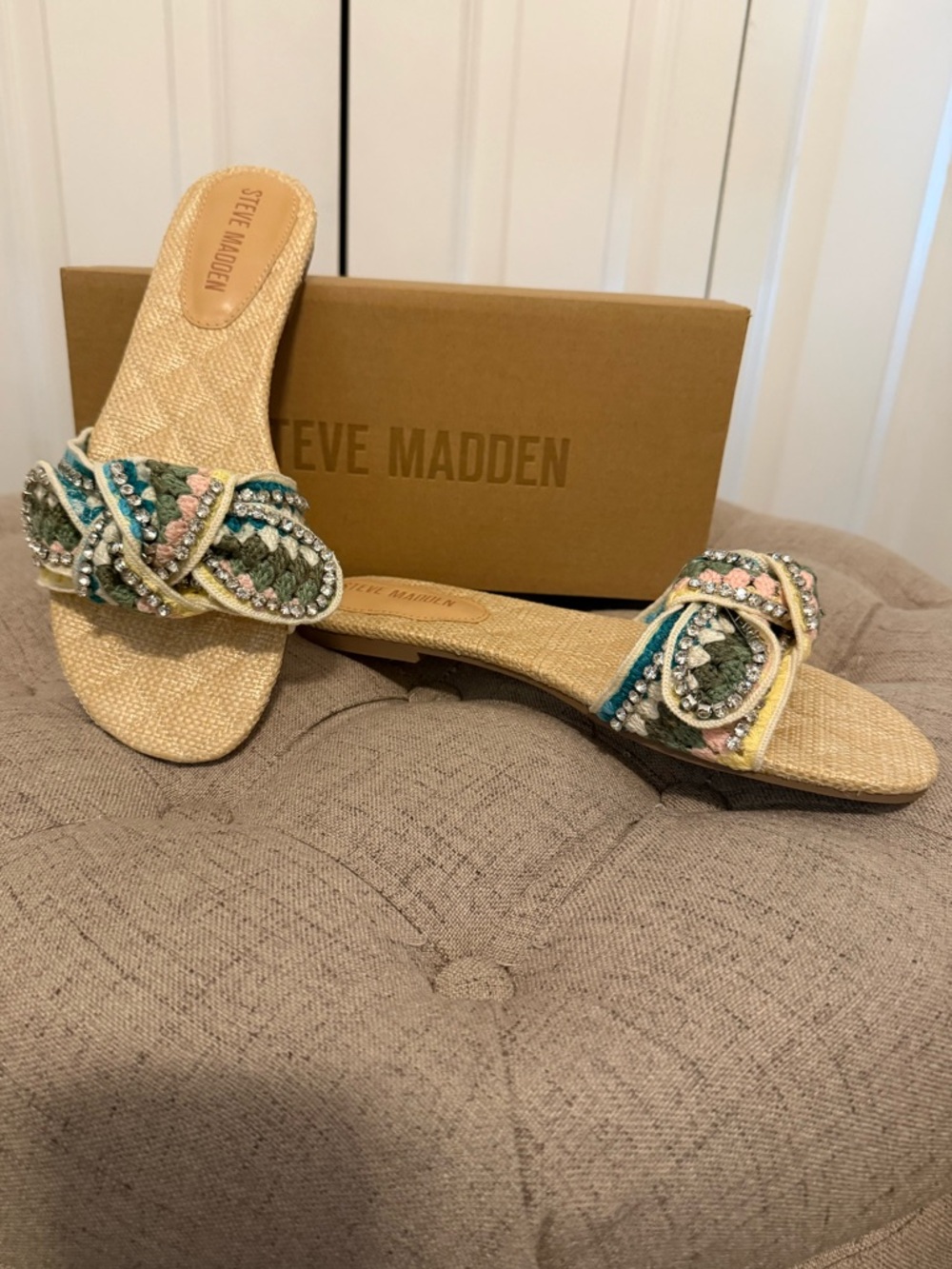 Steve Madden Misha Crochet Rhinestone Knot Bow Detail Slide Sandals Size 8.5 NIB
